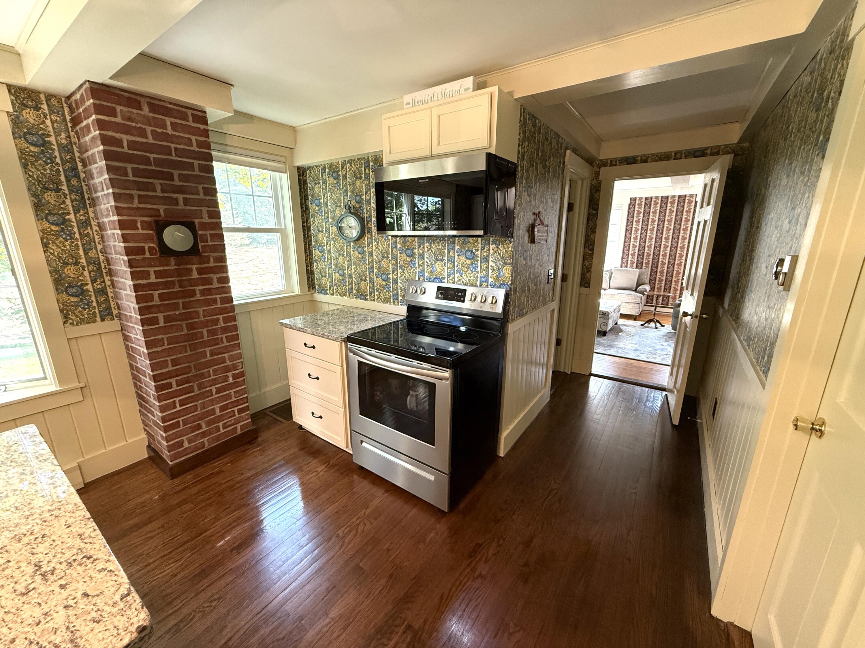 445 Manktown Road Waldoboro ME 04572