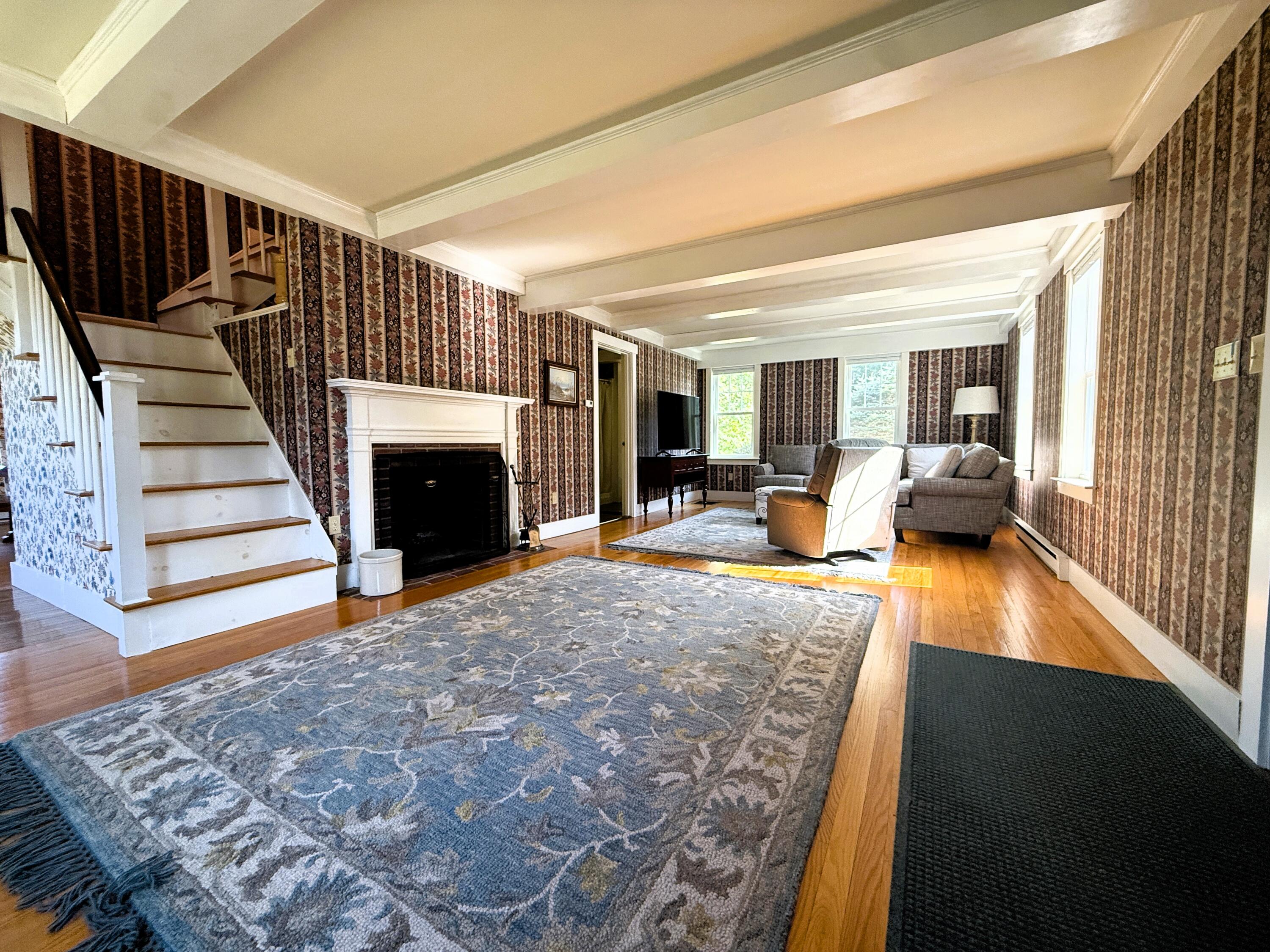 445 Manktown Road Waldoboro ME 04572