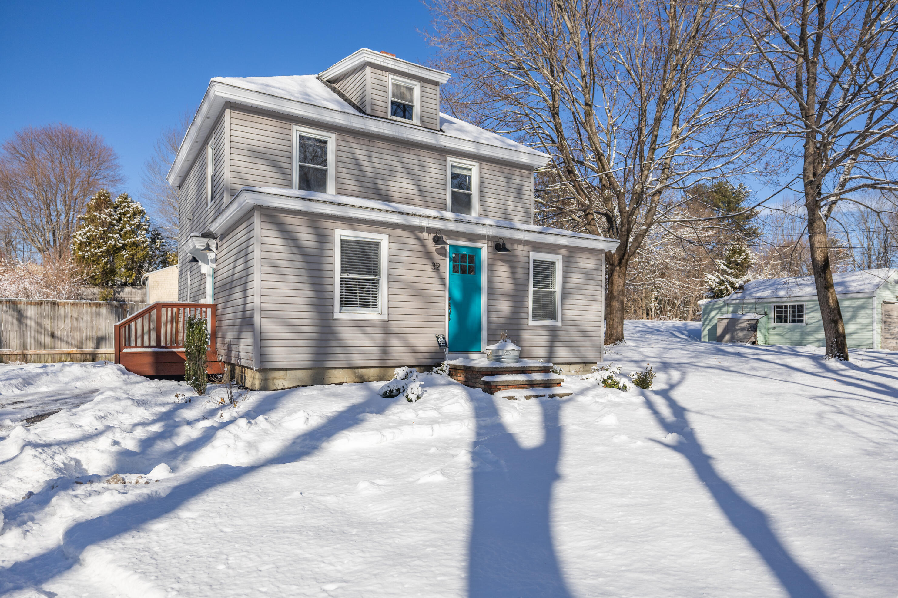 32 Houghton Street Auburn ME 04210