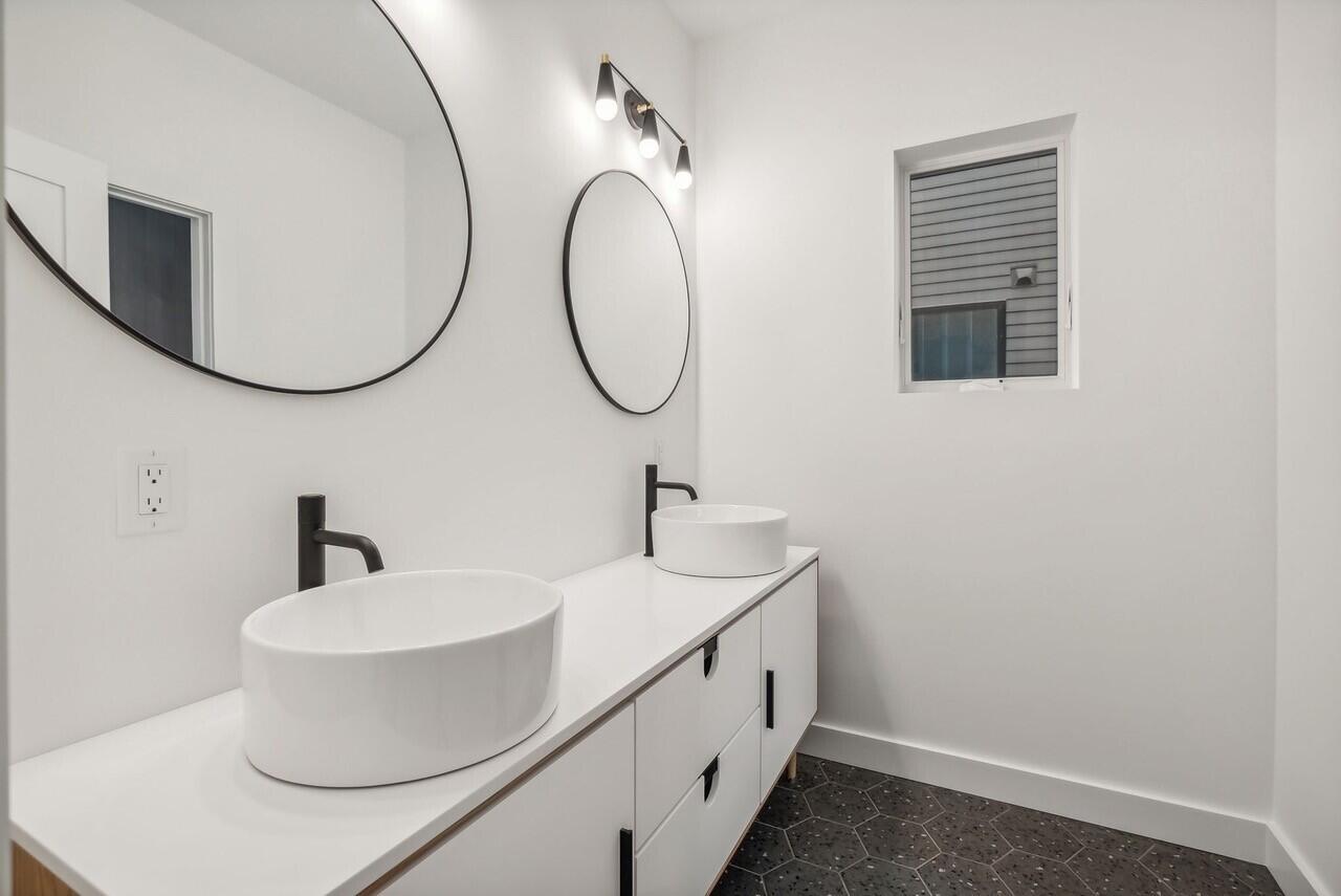 26 Sheridan Street Portland ME 04101