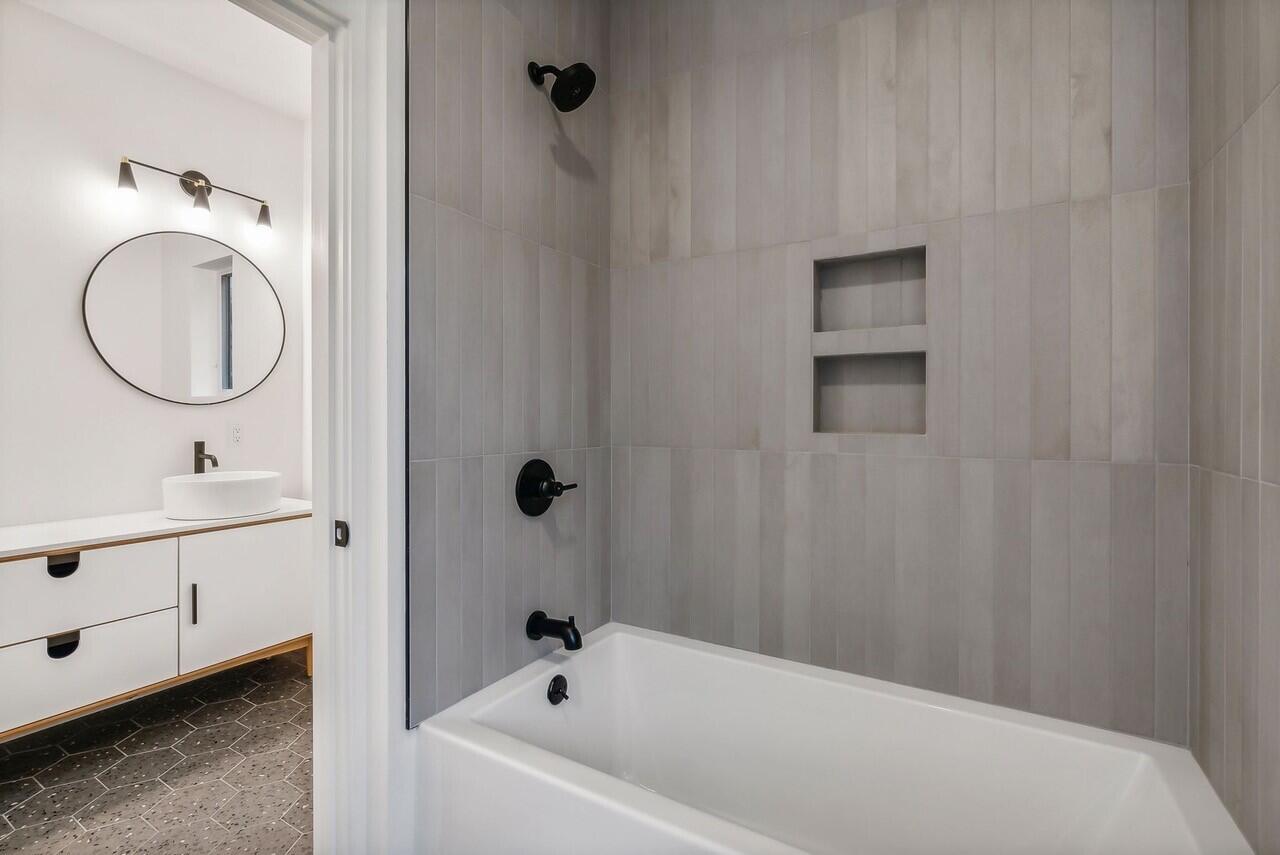 26 Sheridan Street Portland ME 04101