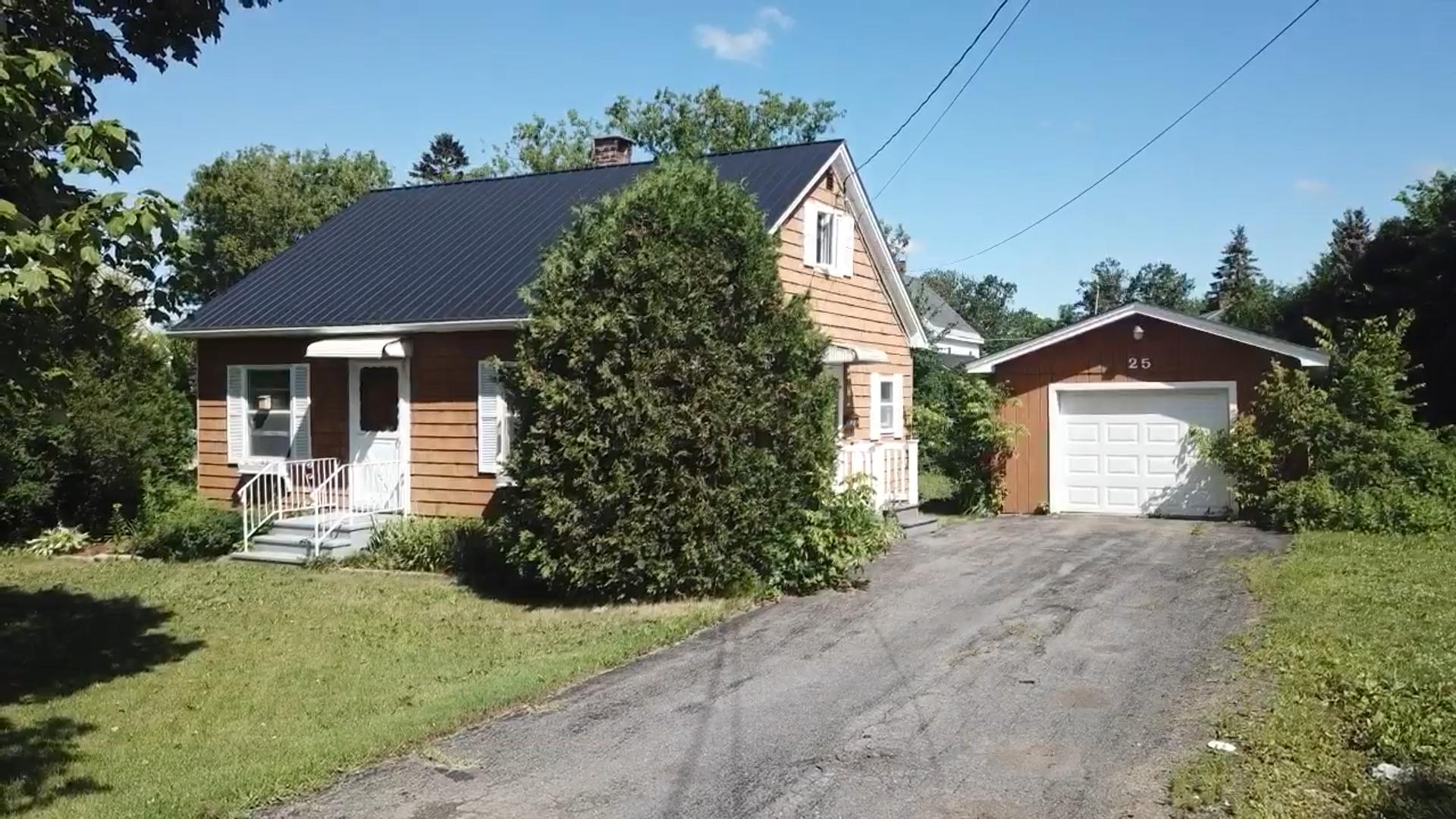 25 Cedar Street Presque Isle Maine Real Estate Listing MLS 1460510