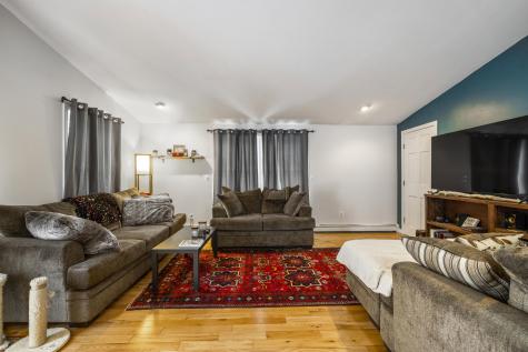 37 Sixth Street Auburn ME 04210