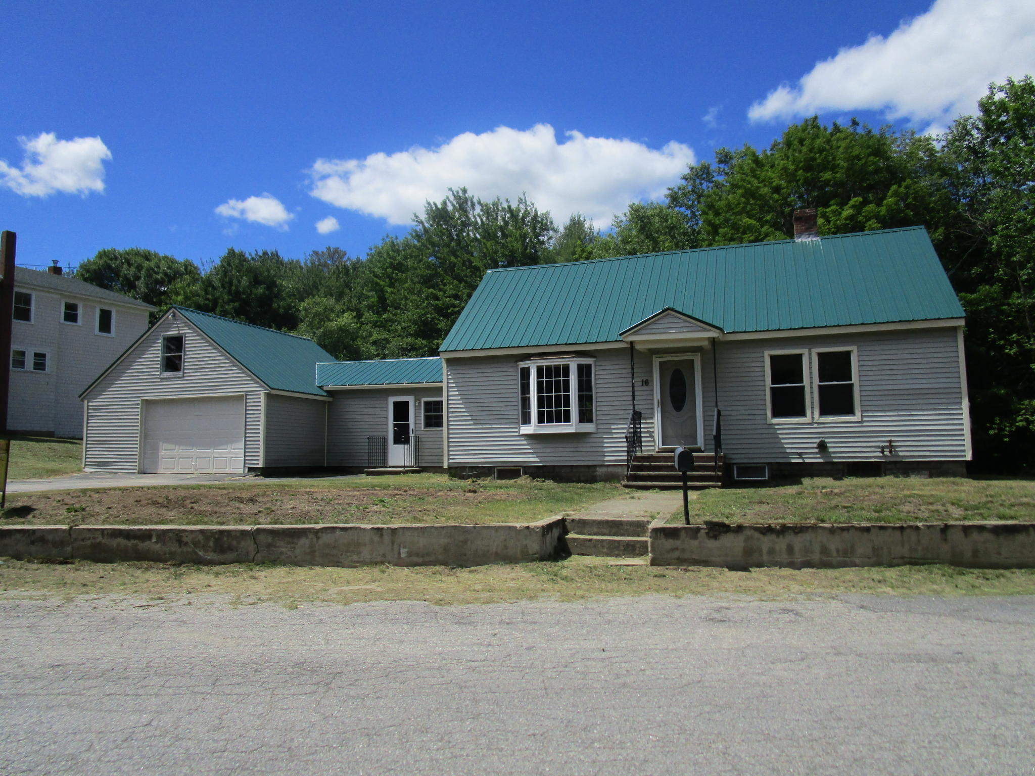 16 Dean Avenue Norway ME 04268