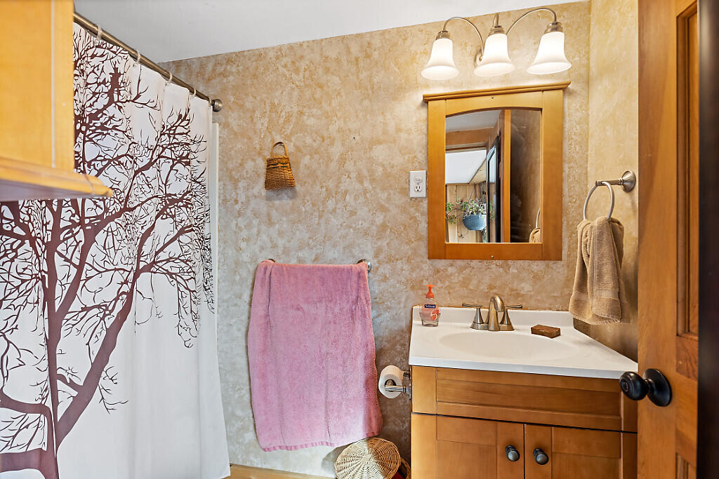 14 Main Street Mount Vernon ME 04352