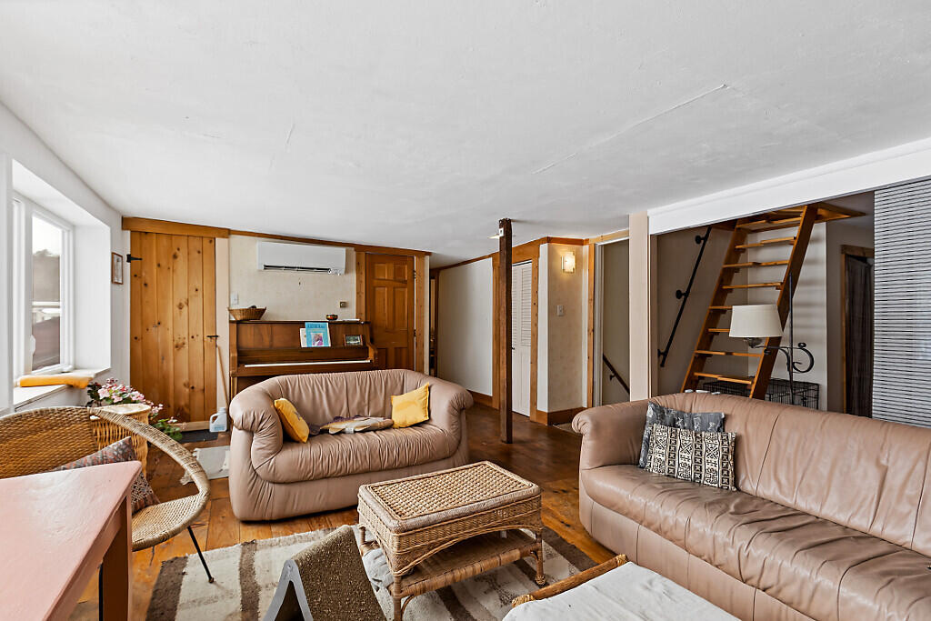 14 Main Street Mount Vernon ME 04352