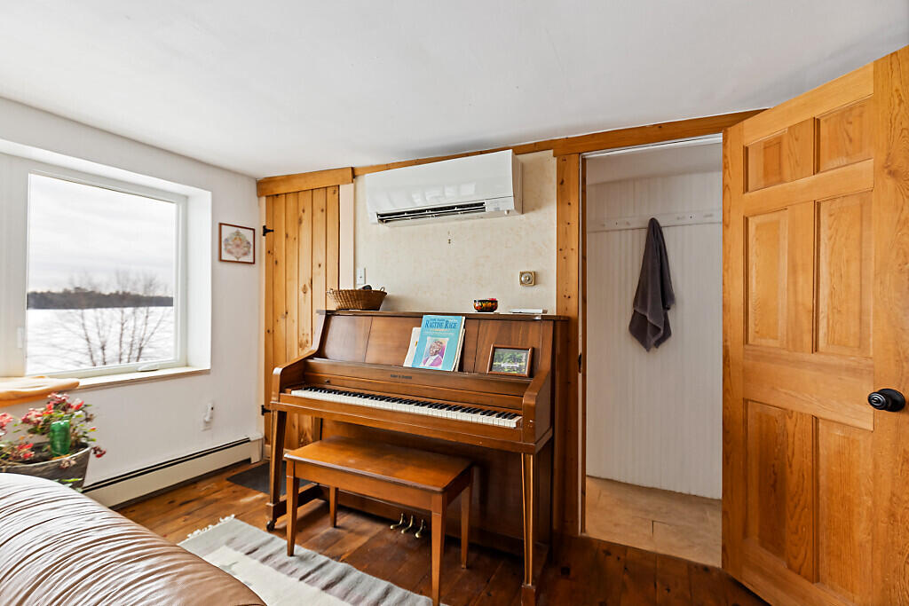 14 Main Street Mount Vernon ME 04352