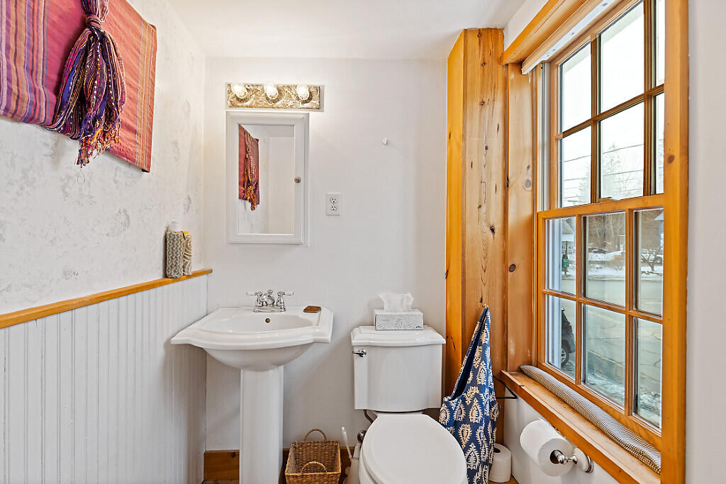 14 Main Street Mount Vernon ME 04352