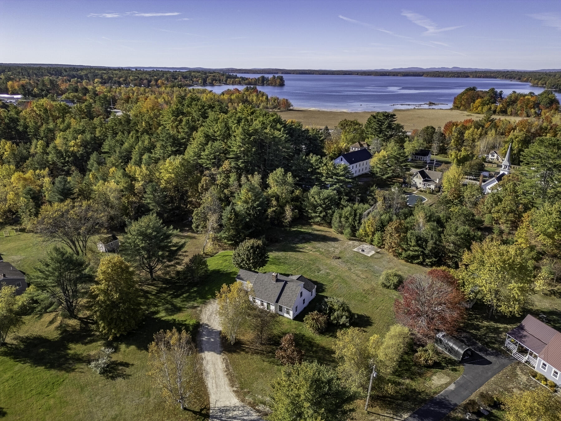 7 Salmon Run Raymond ME 04071