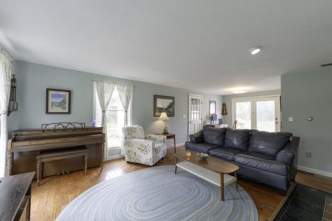 7 Salmon Run Raymond ME 04071