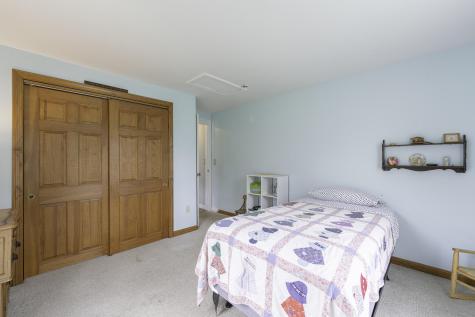 7 Salmon Run Raymond ME 04071