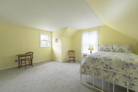 7 Salmon Run Raymond ME 04071