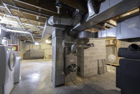 7 Salmon Run Raymond ME 04071