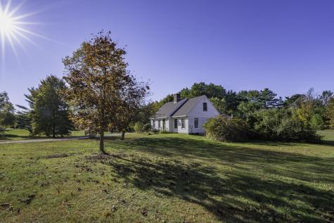 7 Salmon Run Raymond ME 04071