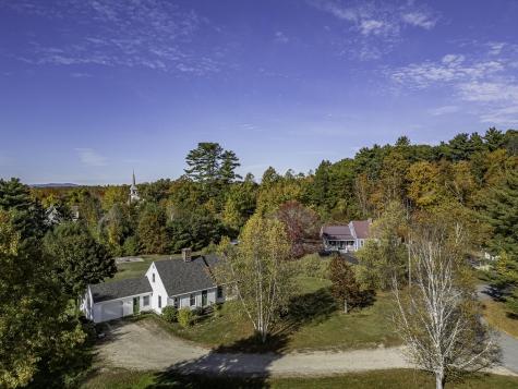 7 Salmon Run Raymond ME 04071