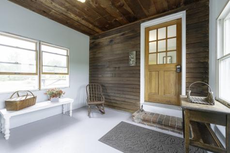 7 Salmon Run Raymond ME 04071