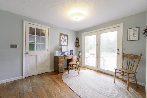 7 Salmon Run Raymond ME 04071