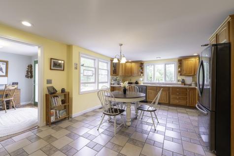 7 Salmon Run Raymond ME 04071