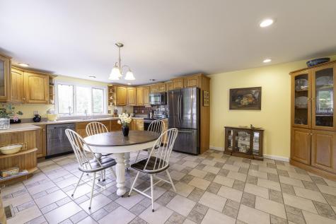 7 Salmon Run Raymond ME 04071