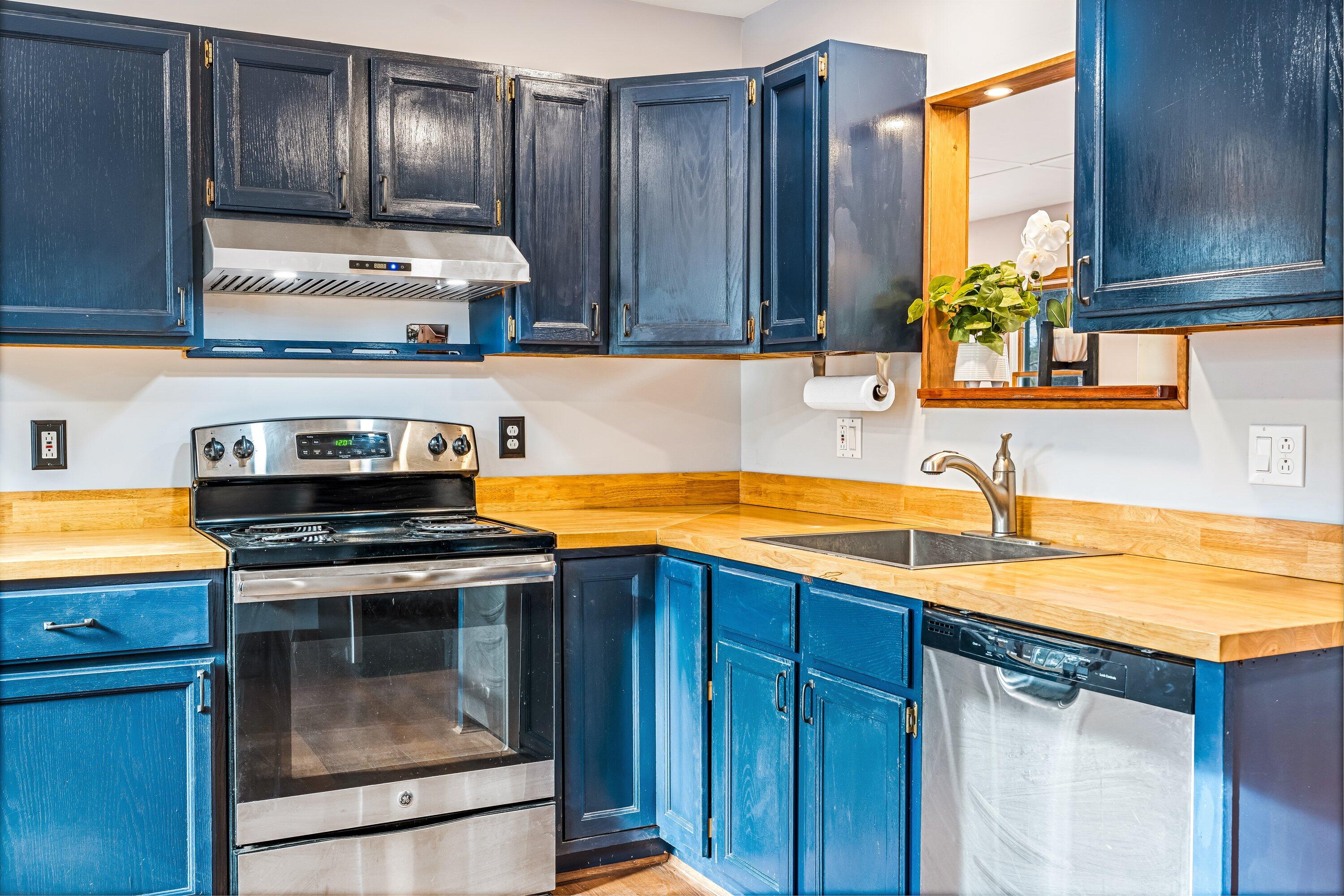 34 Kelly Brook Road Boothbay ME 04537