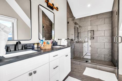 40 Appalachian Drive Newry ME 04261