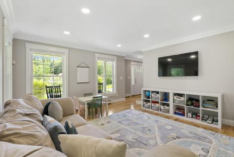6 Fox Hall Road Falmouth ME 04105