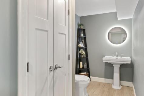 6 Fox Hall Road Falmouth ME 04105