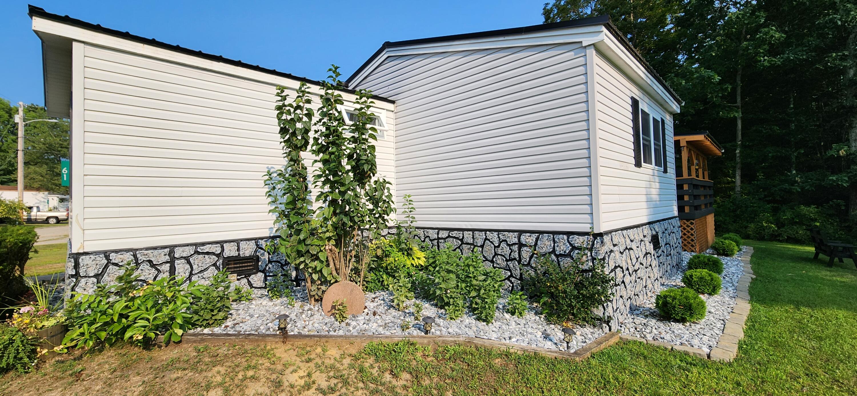 61 Pine Hill Mhp Berwick ME 03901