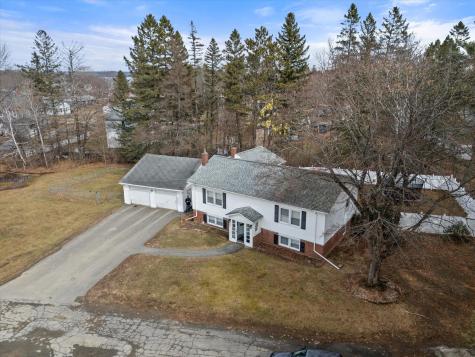 18 Wiseman Street Newport ME 04953