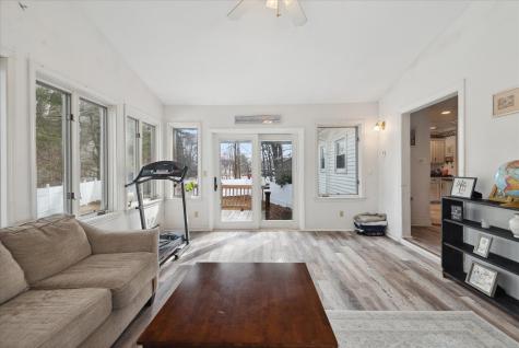 18 Wiseman Street Newport ME 04953