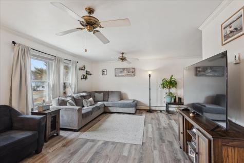 18 Wiseman Street Newport ME 04953