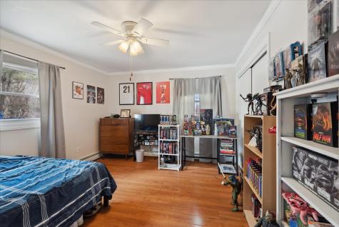 18 Wiseman Street Newport ME 04953