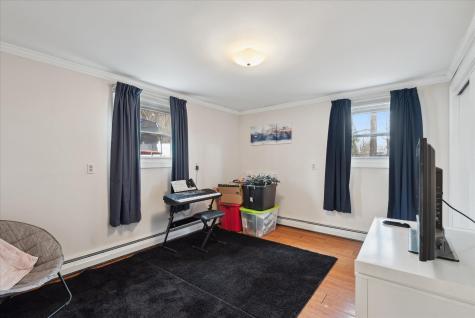 18 Wiseman Street Newport ME 04953