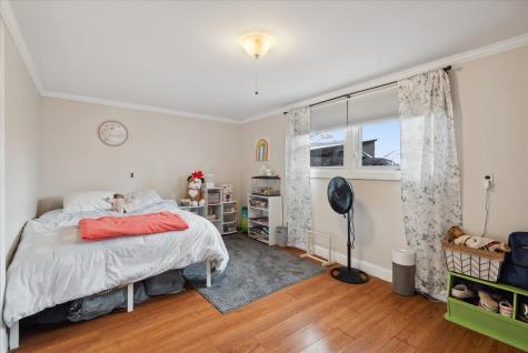 18 Wiseman Street Newport ME 04953