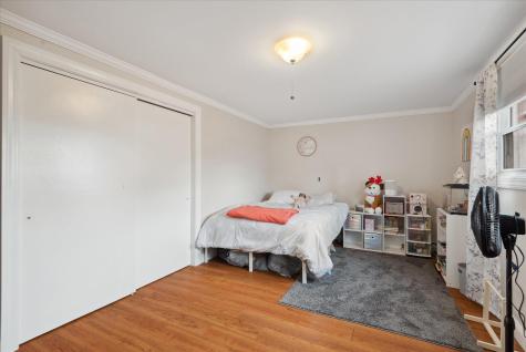 18 Wiseman Street Newport ME 04953