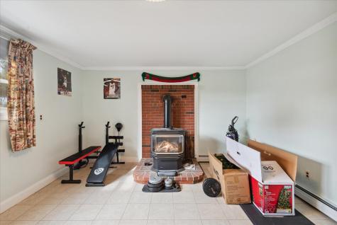 18 Wiseman Street Newport ME 04953