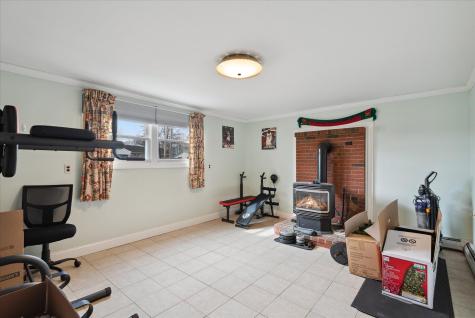 18 Wiseman Street Newport ME 04953