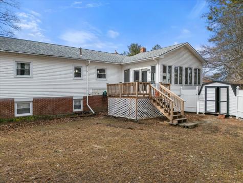 18 Wiseman Street Newport ME 04953