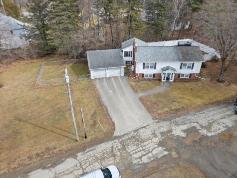 18 Wiseman Street Newport ME 04953