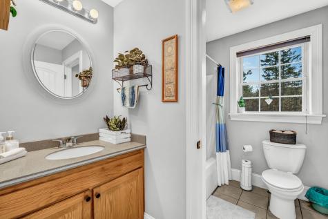 19 Deer Pond Lane Bangor ME 04401