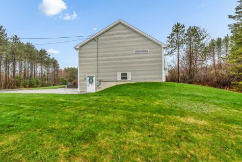 19 Deer Pond Lane Bangor ME 04401