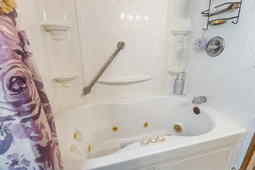 148 Eastern Avenue Augusta ME 04330