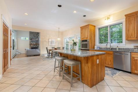 148 Hunter Way Falmouth ME 04105