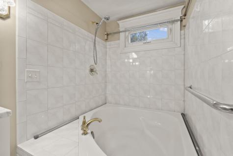 82 Carll Road Buxton ME 04093