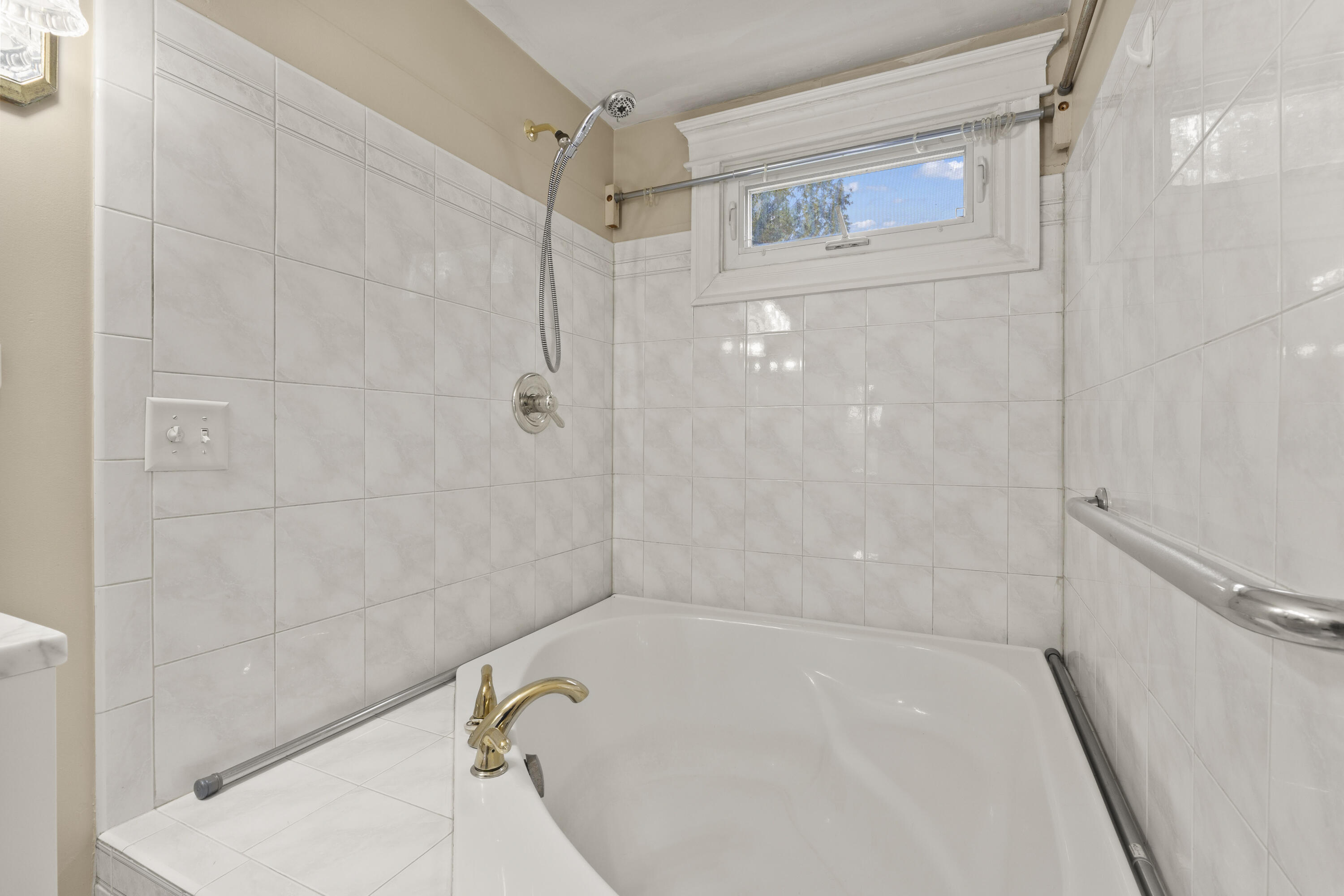 82 Carll Road Buxton ME 04093