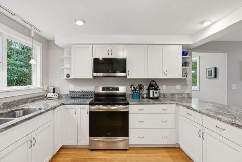 4 Sandy Beach Road Freeport ME 04032