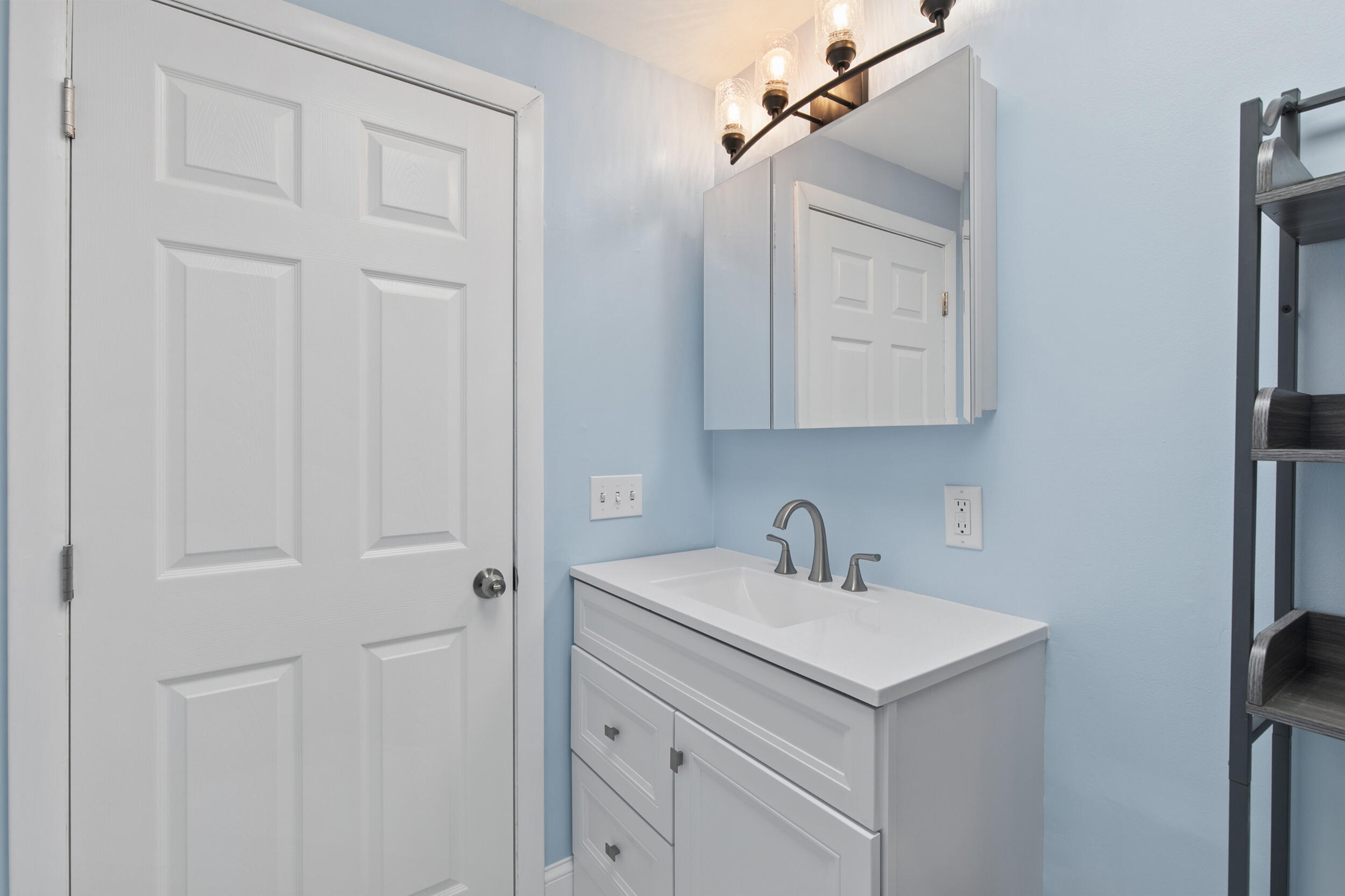 14 Margaret Street Naples ME 04055