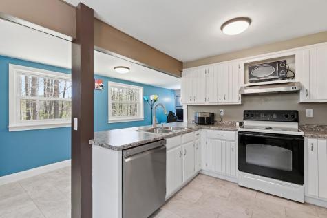 14 Margaret Street Naples ME 04055