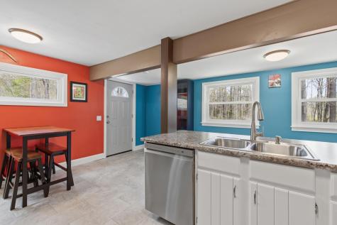 14 Margaret Street Naples ME 04055