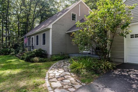 44 Middle Road Falmouth ME 04105
